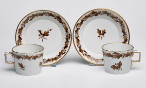 Paar Tassen mit UT, Fürstenberg um 1800.