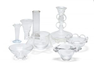 213/1111 Konvolut versch. Vasen und Schalen, Steuben Glass, Daum Nancy, Borek Sipek u.a., Ende 20. Jh.