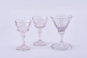31/2212: Satz von 3 Weingläsern, wohl Anf. 20. Jh.