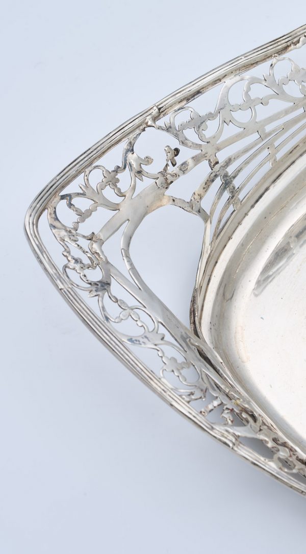 213/839: Ovales Tablett, Empire, Niederlande 1822 – Bild 2