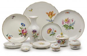 Lot 747: Kl. Konvolut Tischdekor-Teile, Meissen Mitte 20. Jh.