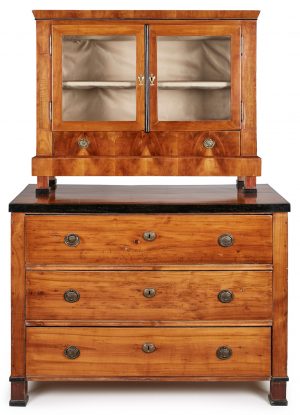 Lot 205/428: Biedermeier-Kommode m. Vitrinenaufsatz, süddt. um 1825