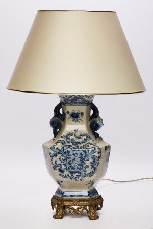 Lot 204/712: Vase als Tischlampe, 20. Jh.
