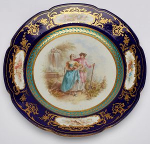 Lot 205/593: Teller "Galanterie im Garten", Sèvres-Stil, Frankreich 19. Jh.