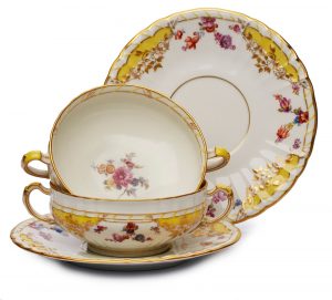 Lot 205/622: Paar Suppentassen mit UT, KPM Berlin 2. Hälfte 20. Jh.