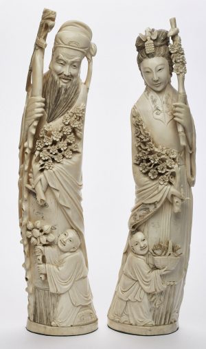 210/452 Paar Figuren