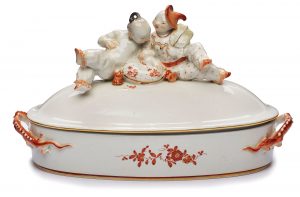 212/623 Dose "Ruhende Chinesen"