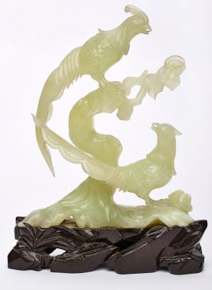 207/1144 Jade-Schnitzerei "2 Phoenixe auf Ast", China 20. Jh.
