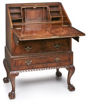 207/668 Kl. Sekretär, Chippendale-Stil, England 20. Jh.