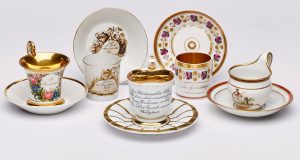 210/706 Konvolut von 5 versch. Tassen mit UT