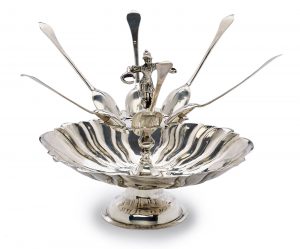 210/898 Kl. Tafelaufsatz mit 6 Löffelchen