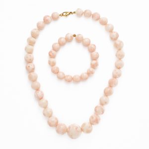 212/818 2-tlg. Engelshautkorallen-Schmuck-Garnitur.