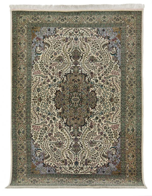 212/517 Gr. Isfahan-Teppich um 1980.