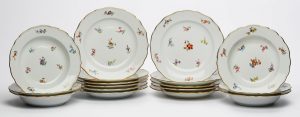 211/682 Satz Speise- und Suppenteller, Meissen um 1900