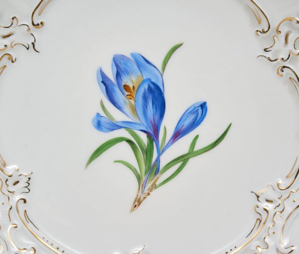 31/2158: Prunkteller "Krokus", Meissen 1954 – Bild 2