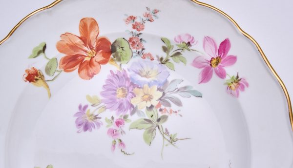 213/793: Paar Teller mit Blumendekor, Meissen Ende 19. Jh. – Bild 2