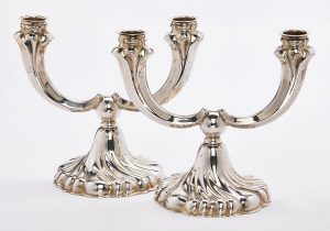 212/1032 Paar 2-flamm. Leuchter, Barock-Stil, 2. Hälfte 20. Jh.