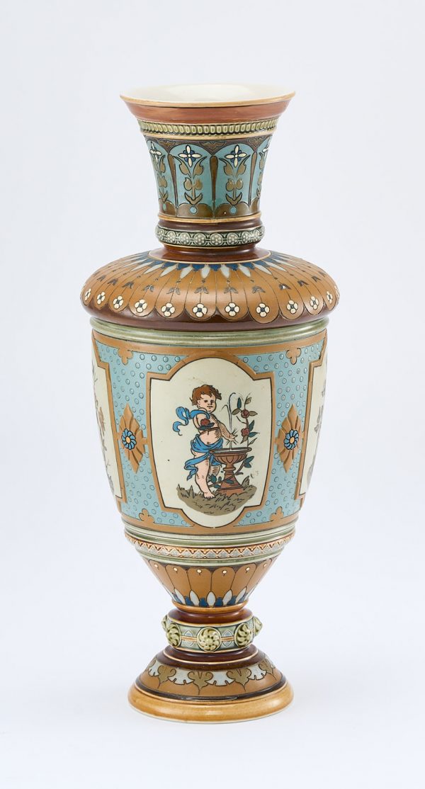 213/687: 3-tlg. Vasen-Garnitur "Jahreszeiten", Historismus, Villeroy & Boch um 1900 – Bild 3
