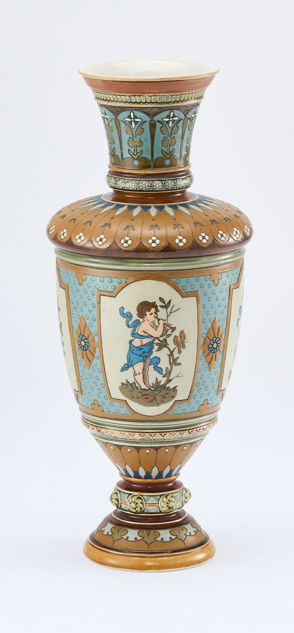 213/687: 3-tlg. Vasen-Garnitur "Jahreszeiten", Historismus, Villeroy & Boch um 1900 – Bild 4