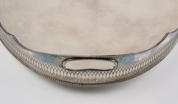 31/2281: Satz von 2 gr. Gläsertabletts, 20. Jh. – Bild 5