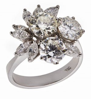 213/985: Floraler Diamant-Ring