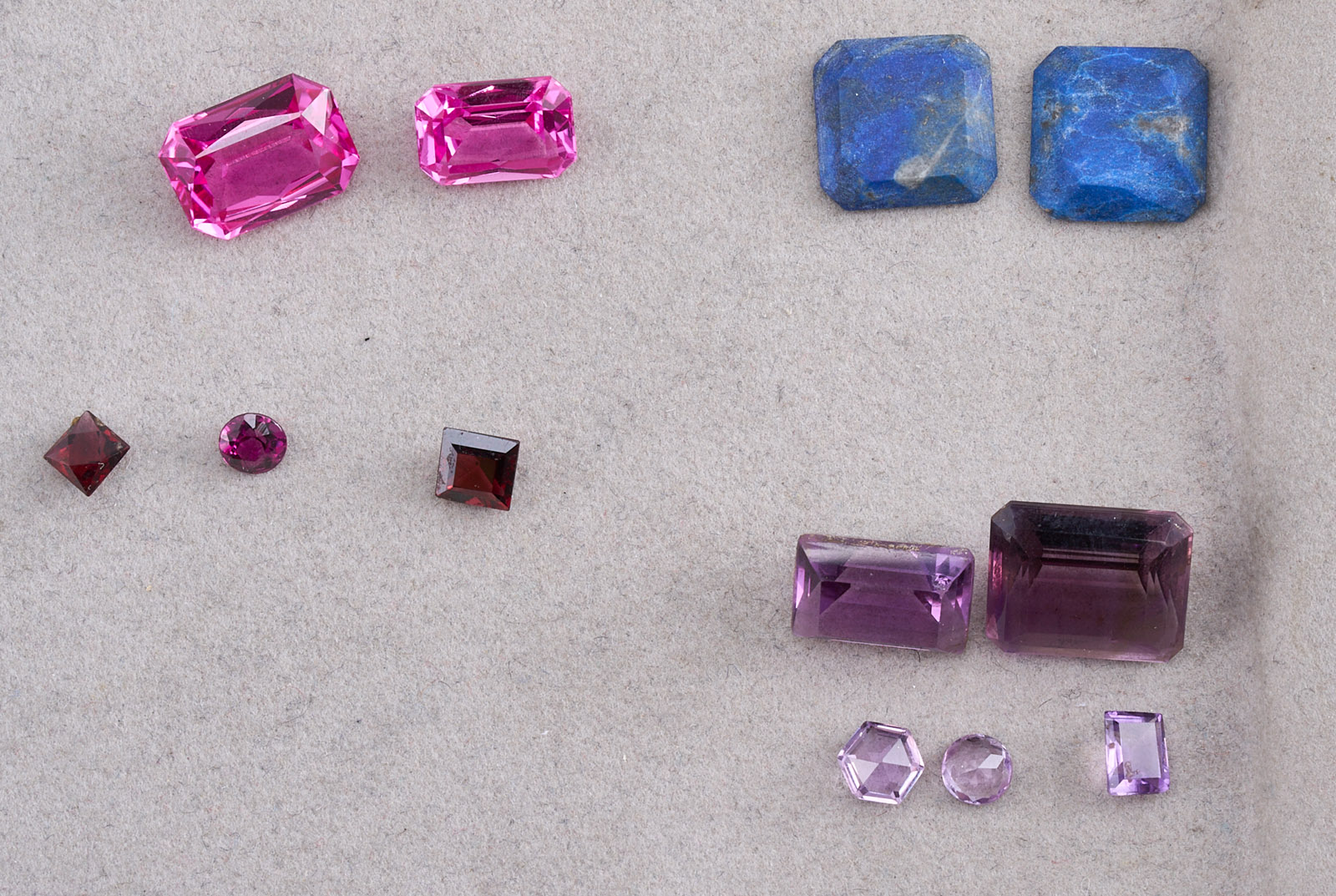 31/2042: Konvolut v. 85 versch. Edelsteinen, Perlen u. Bernstein – Bild 5