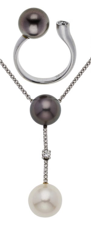 213/1025: Konvolut v. 2 versch. Teilen Perlschmuck, Juw. Gellner u. Juw. Schoeffel