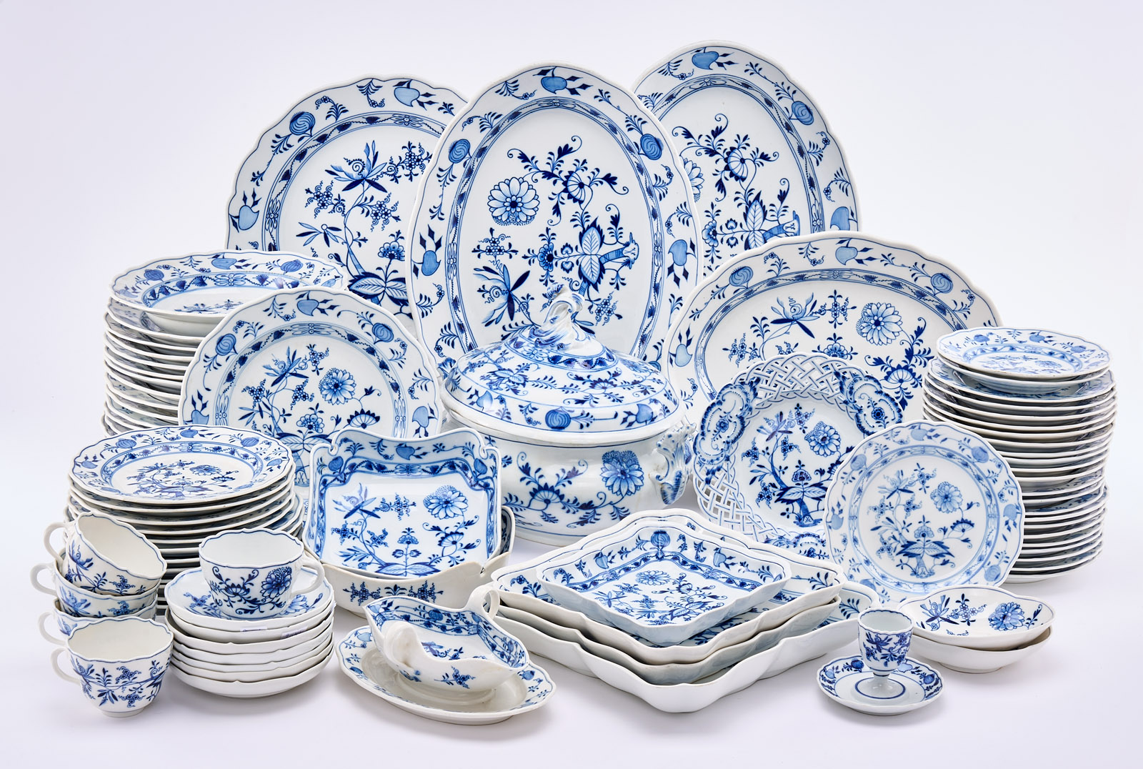 Konvolut Service-Teile, Meissen Ende 19. Jh. - um 1934