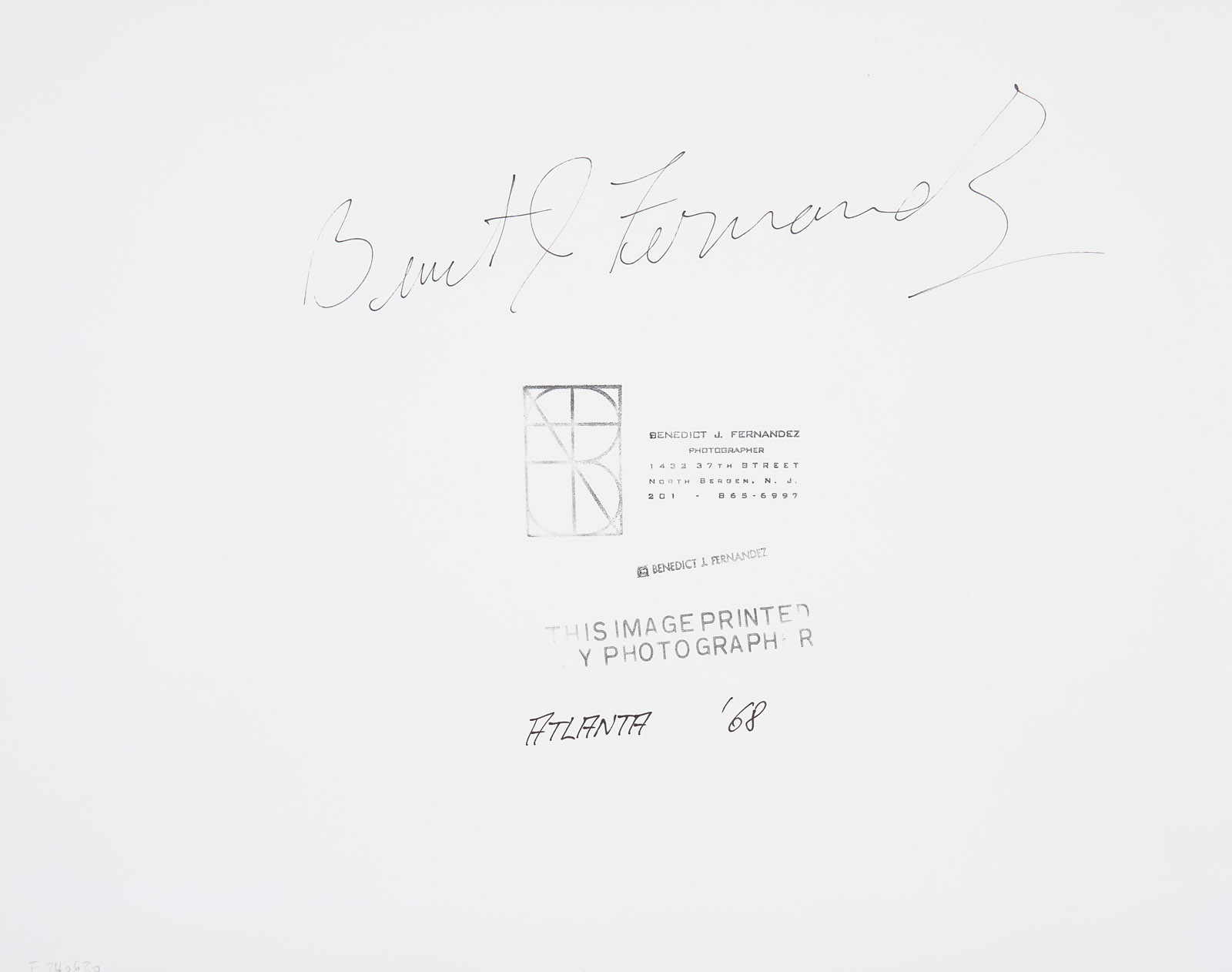 214/103 s/w Fotografie Benedict J. Fernandez – Bild 2