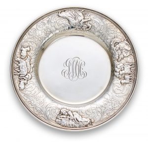 214/682 Kl. Teller "Schäfchenzählen", Tiffany um 1900