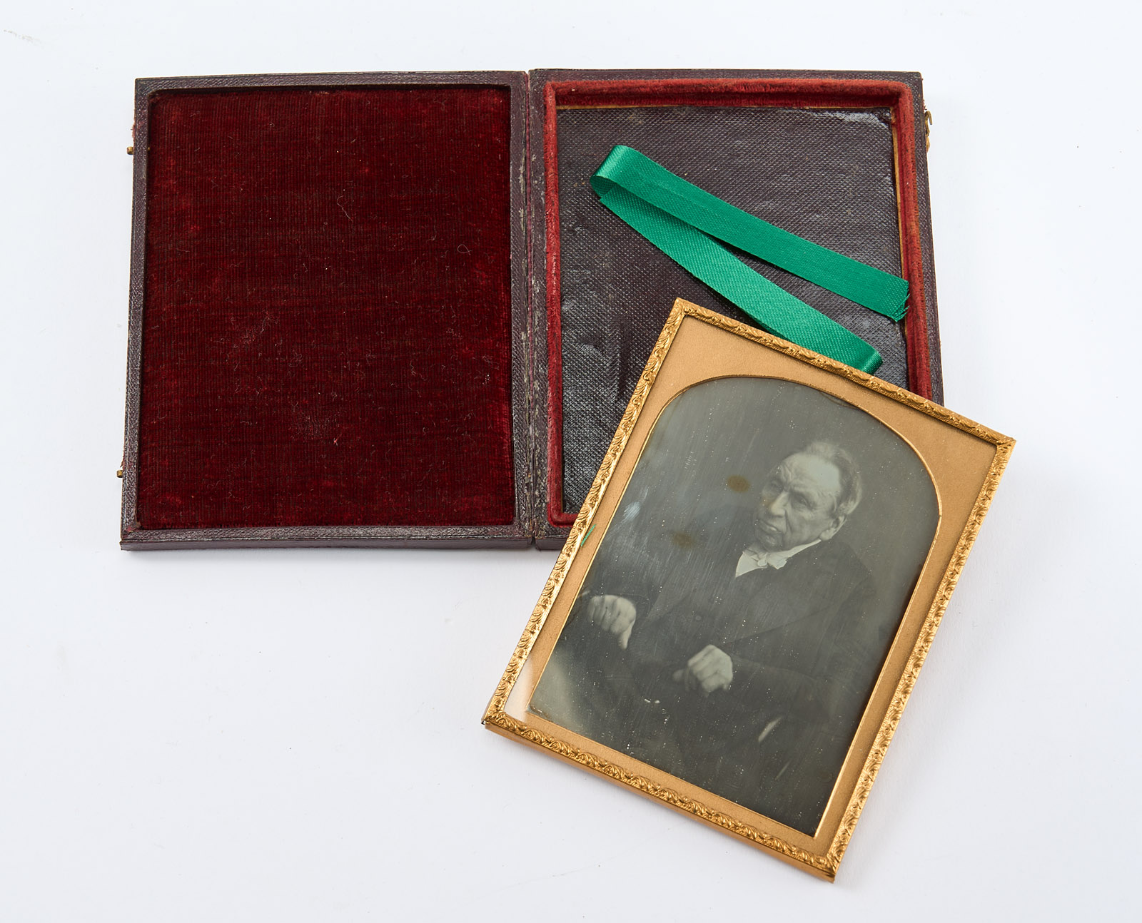 214/107 Sammlung von 21 Daguerreotypien, Ambrotypien u. Ferrotypien (Tintypes), – Bild 6