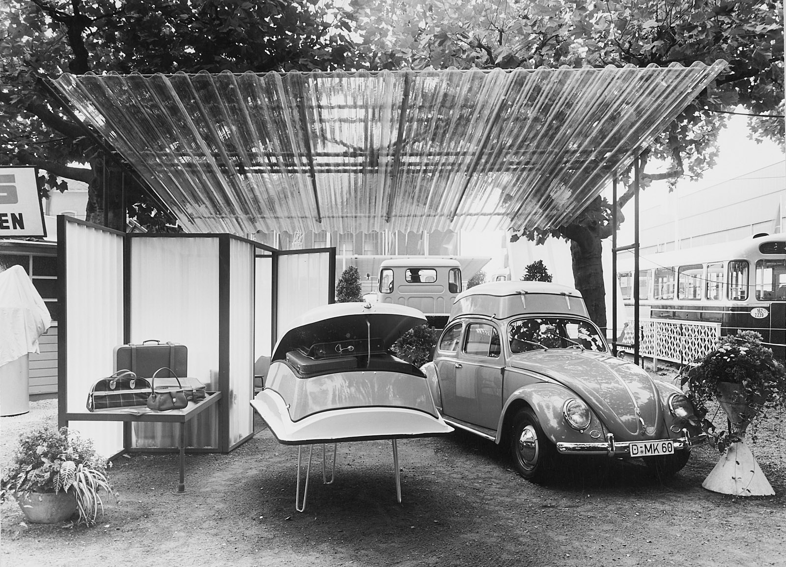 214/99 Konvolut von ca. 60 s/w- und Farbfotografien – Bild 8