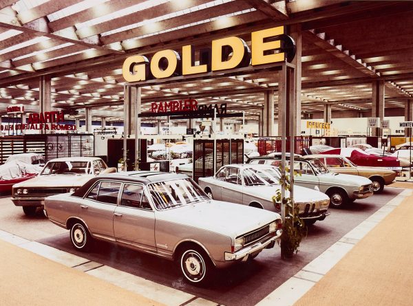 214/99 Konvolut von ca. 60 s/w- und Farbfotografien – Bild 5