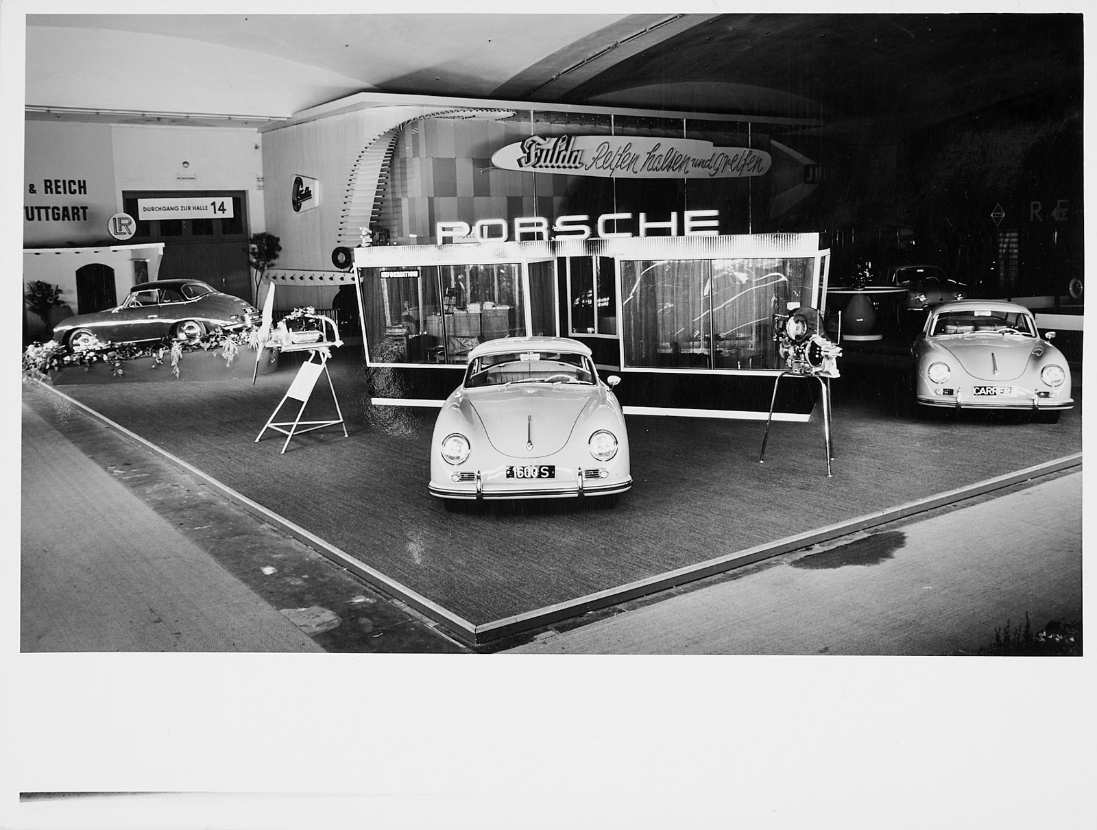 214/99 Konvolut von ca. 60 s/w- und Farbfotografien – Bild 2