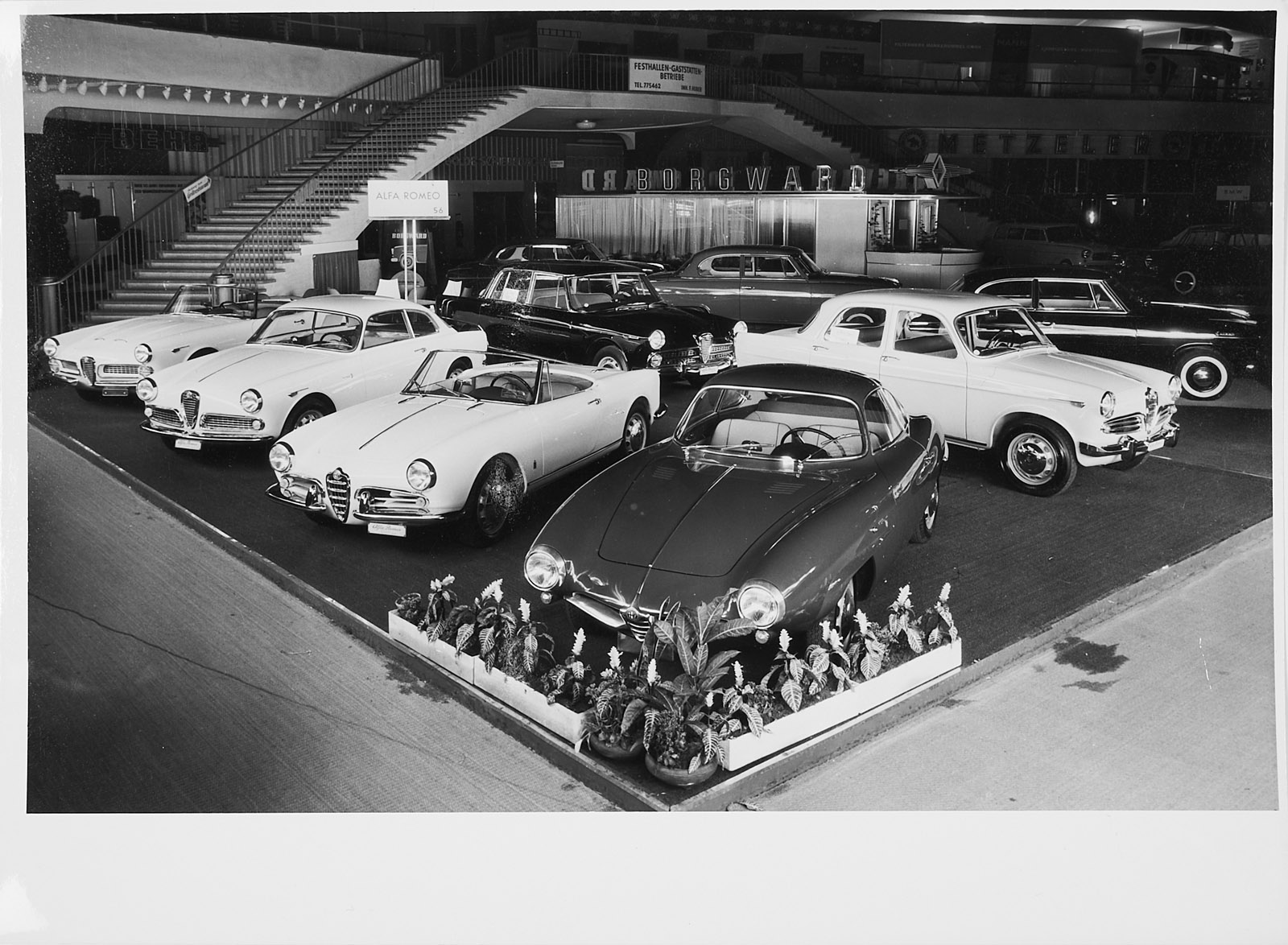 214/90 Konvolut von ca. 115 s/w- und Farbfotografien – Bild 5