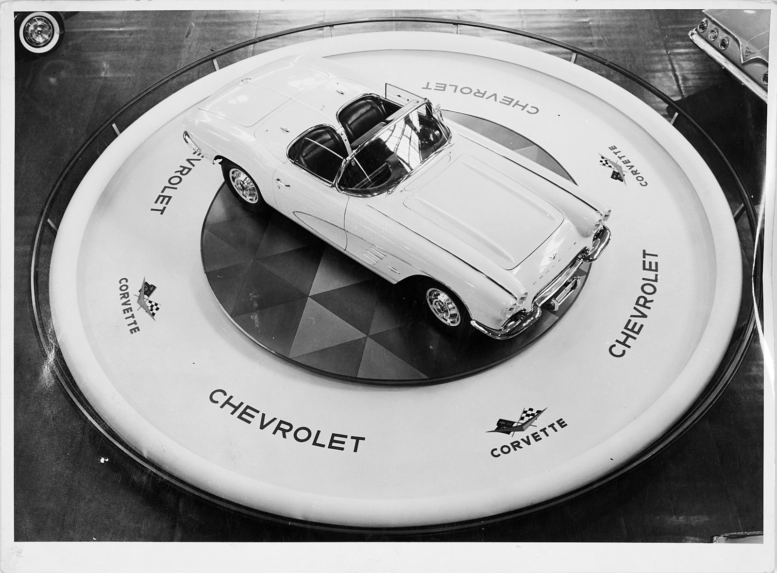 214/96 Konvolut von ca. 60 s/w- und Farbfotografien – Bild 10