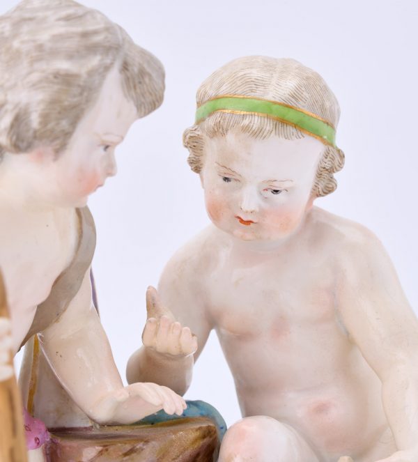 214/652 Puttengruppe "Allegorie des Handels", Meissen um 1900 – Bild 4