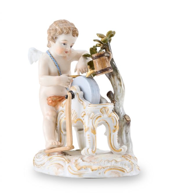 215/566: Amor, einen Pfeil schleifend, Meissen um 1880