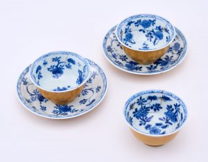 214/912 Kl. Konvolut von Koppchen mit UT, China wohl 18. Jh.