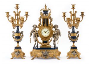 215/343 3-tlg. Kamin-Garnitur, Louis XVI.-Stil, Brevettato/ Italien 2. Hälfte 20. Jh.