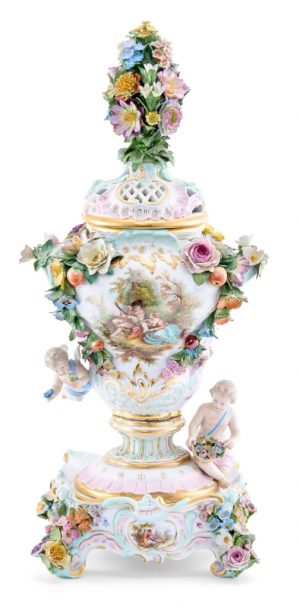 215/530: Gr. Potpourri-Vase auf Sockel, Meissen um 1870