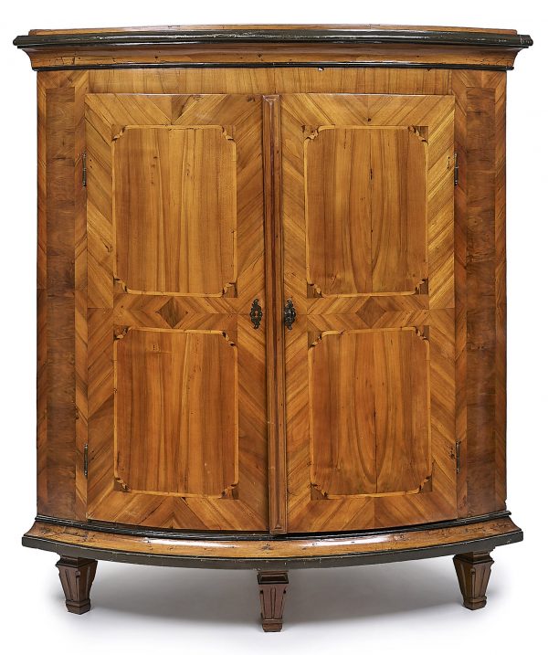 215/390 Gr. Eckschrank, Klassizismus, süddt. um 1800.