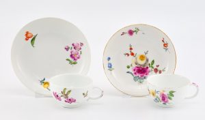 216/423 Paar Tassen, Meissen Punktzeit (1763-´74).