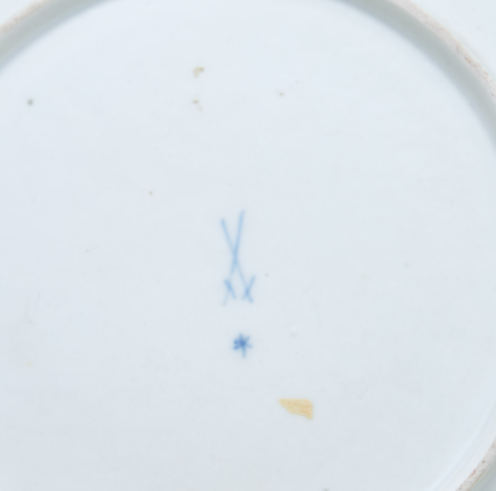 216/322 Paar Teller mit Blüten in Goldfond, Meissen Marcolini (1774-1813). – Bild 6