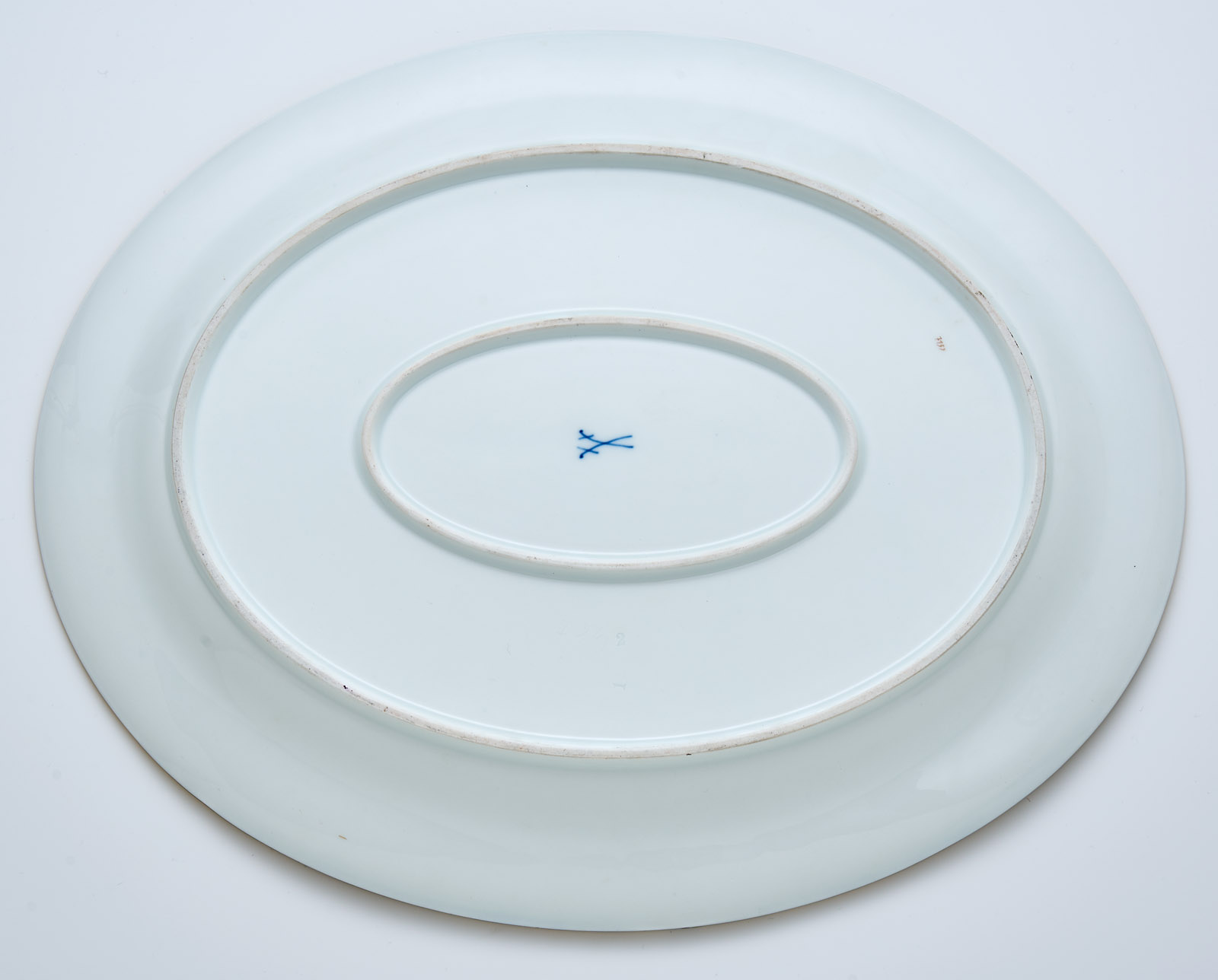 216/380 Gr. Platte "Chinoiserie", Meissen um 1900. – Bild 3