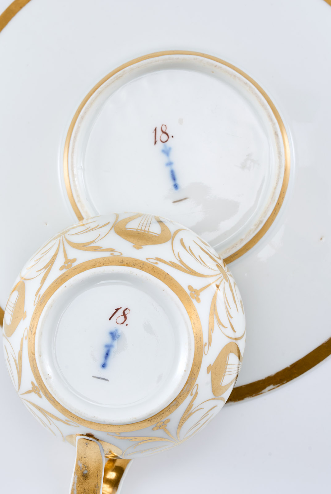 216/461 Tasse mit UT "Lyra", KPM Berlin um 1820. – Bild 2