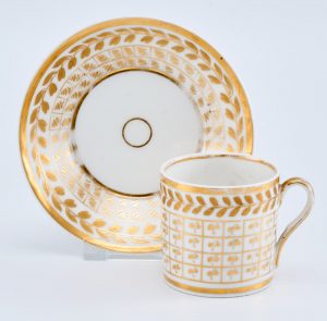 216/358 Tasse mit UT, wohl Thüringen um 1820.