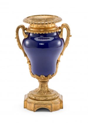 216/206 Vase in Bronzemontierung, wohl Frankreich 19. Jh.