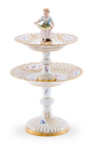 216/451 Gr. Tafelaufsatz, Meissen um 1880.