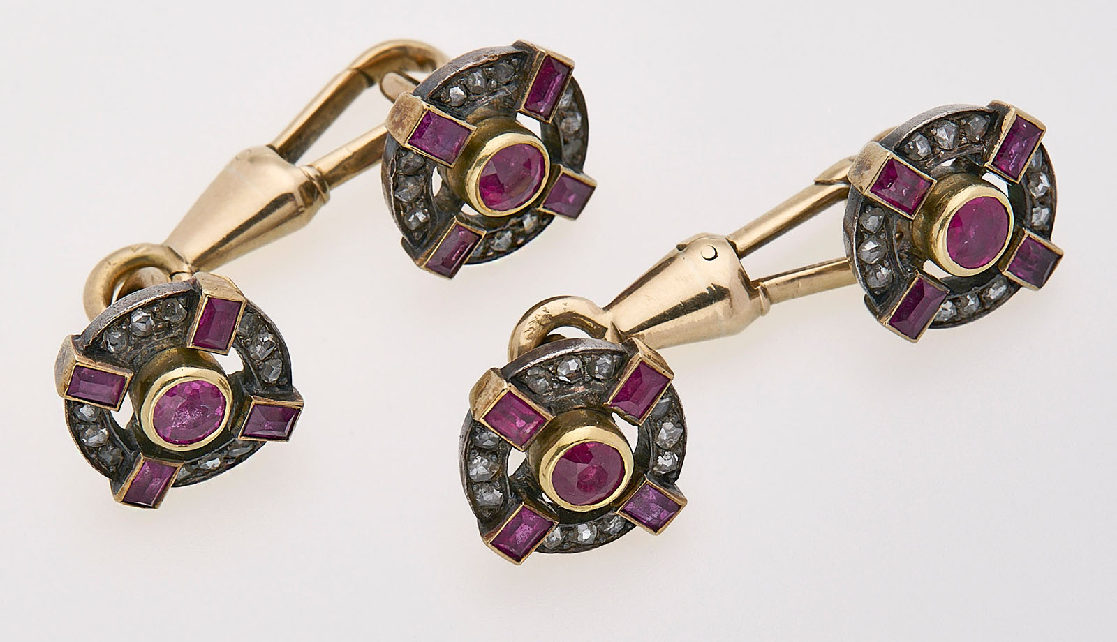 216/826 Paar kl. Manschettenknöpfe, Wien um 1890